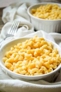 5-Ingredient Instant Pot Mac and Cheese | A Super Easy Dinner Idea