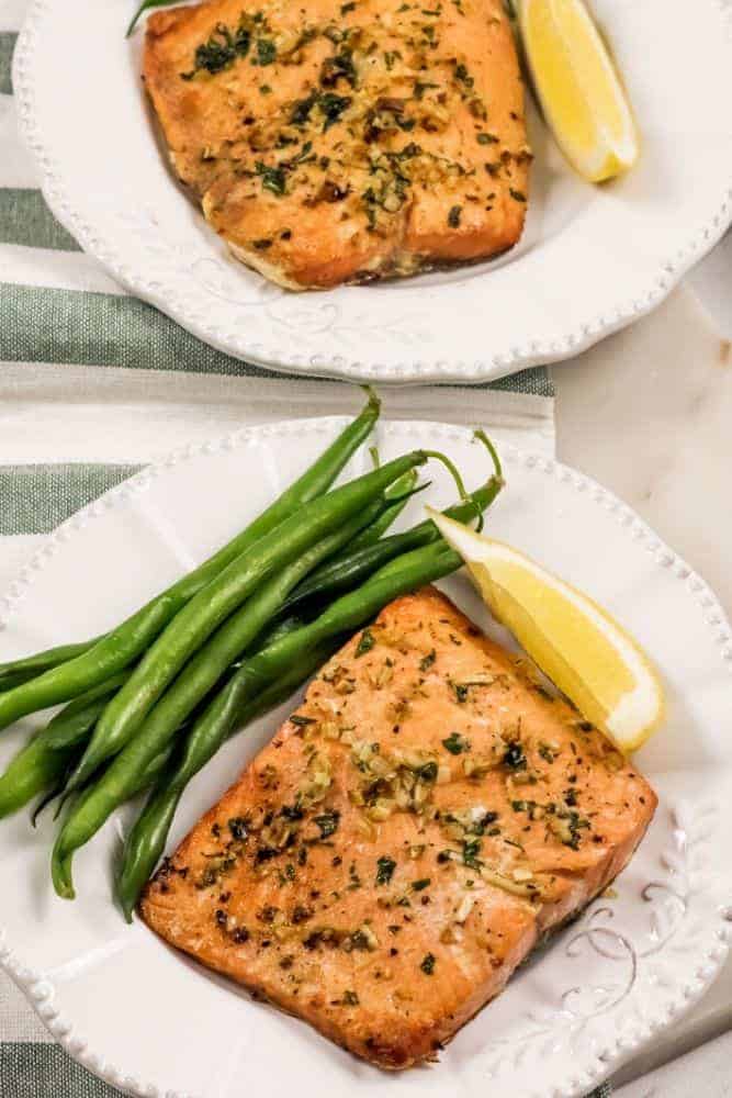 ¡Salmón con mantequilla de ajo Air Fryer cocinado fresco y congelado! ¡Salmón con mantequilla de ajo Air Fryer cocinado fresco y congelado!