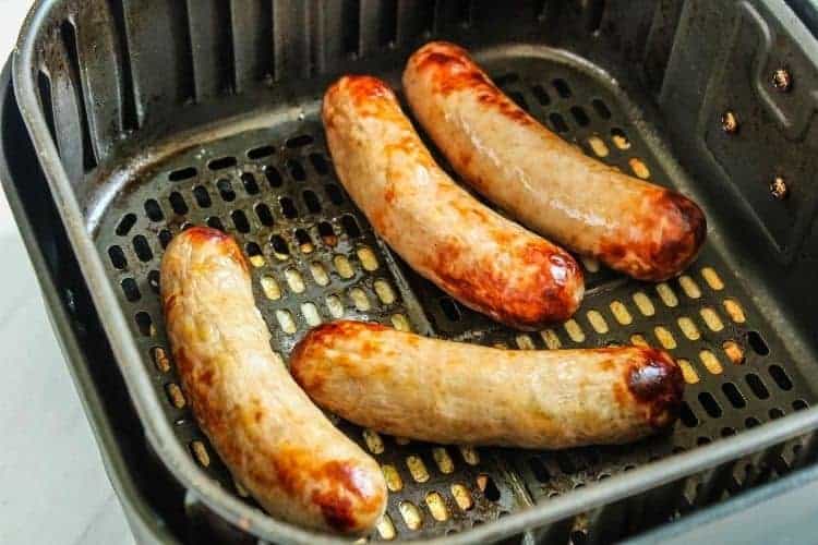 Cooks brats in air fryer