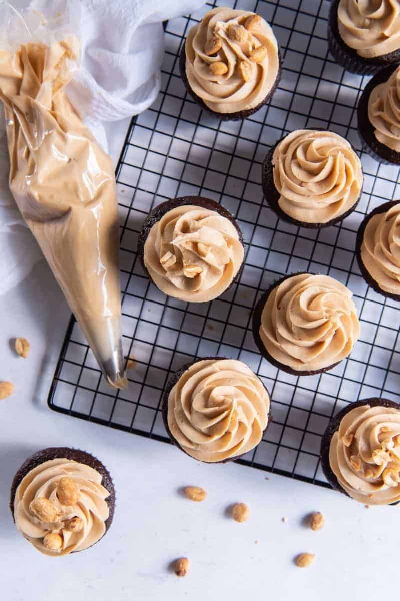 3 Ingredient Peanut Butter Frosting - Everyday Family Cooking 3 Ingredient Peanut Butter Frosting - Everyday Family Cooking