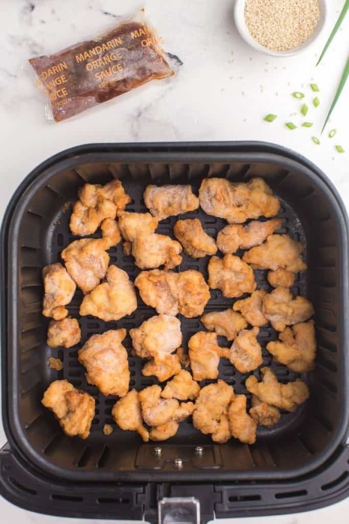 place frozen chicken in air fryer