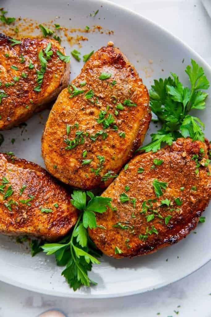 Tender and juicy pork chops in air fryer