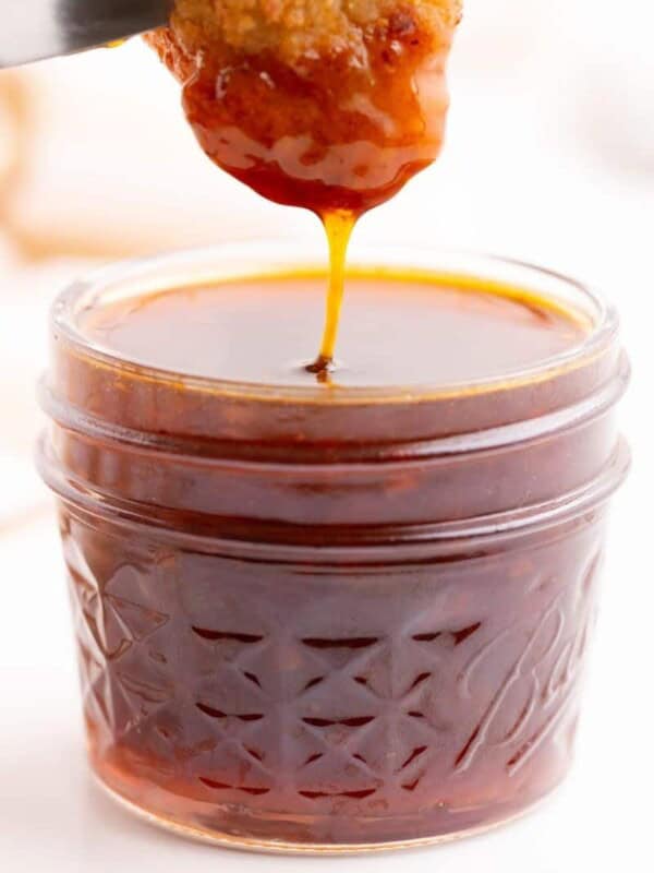 Honey sriracha sauce for glazes or dipping sauce