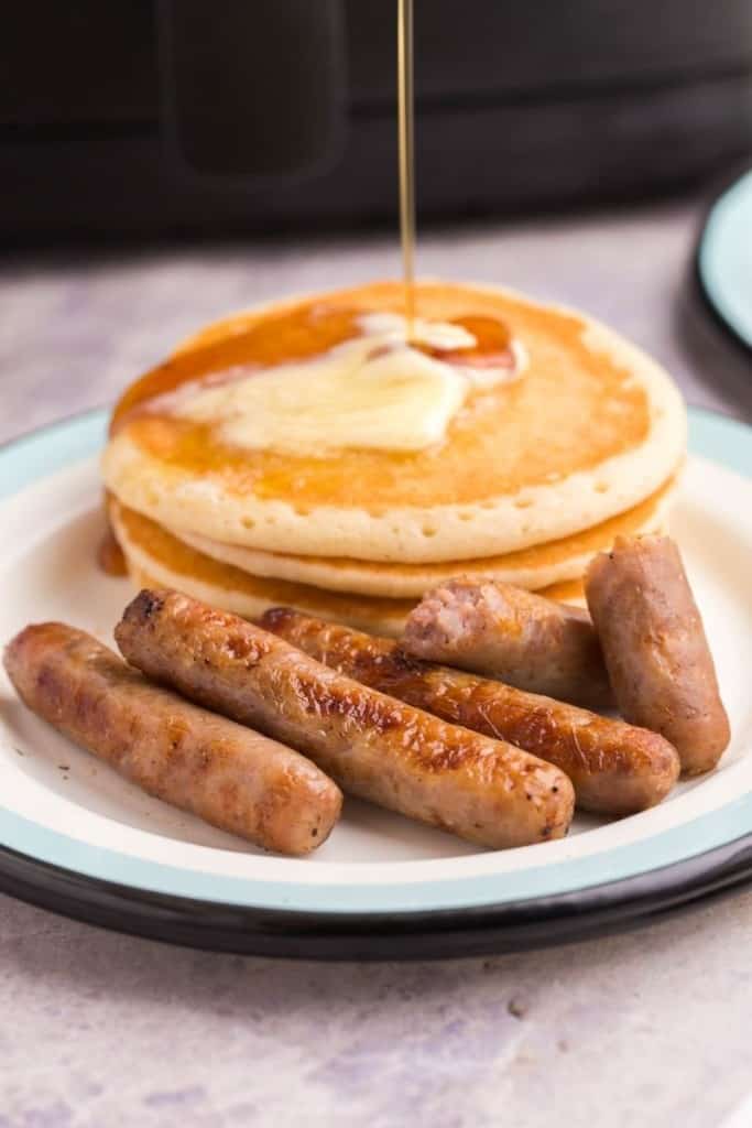 serve air fryer sausage with pancakes