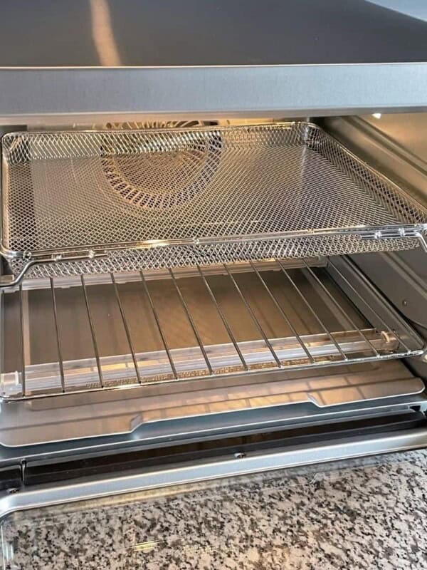 Inside the Ninja Foodi Air Fryer Convection Oven