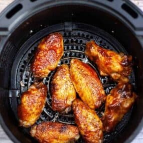 bbq chicken wings cooking in air fryer