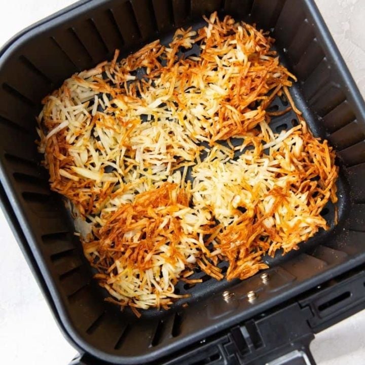 https://www.everydayfamilycooking.com/wp-content/uploads/2022/01/hash-browns-in-air-fryer-720x720.jpg