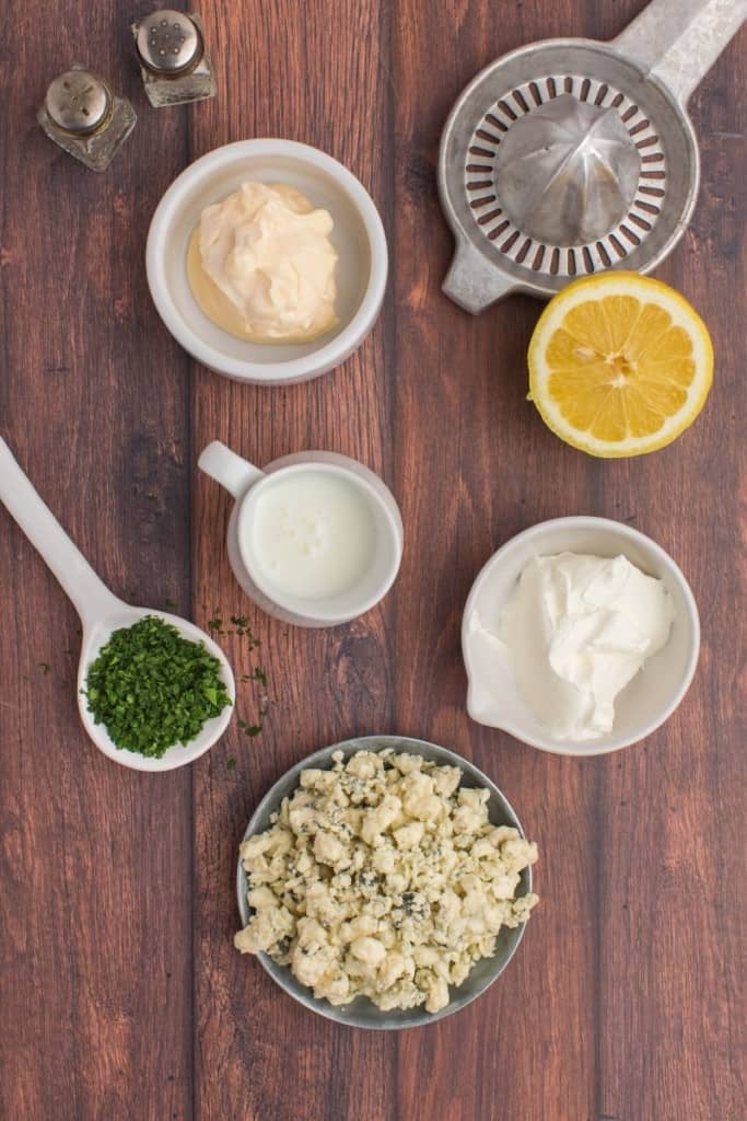 ingredients to make homemade blue cheese dressing