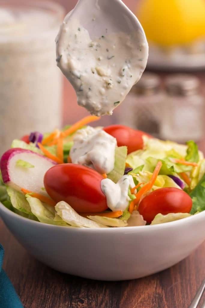 garden salad with blue cheese dressing