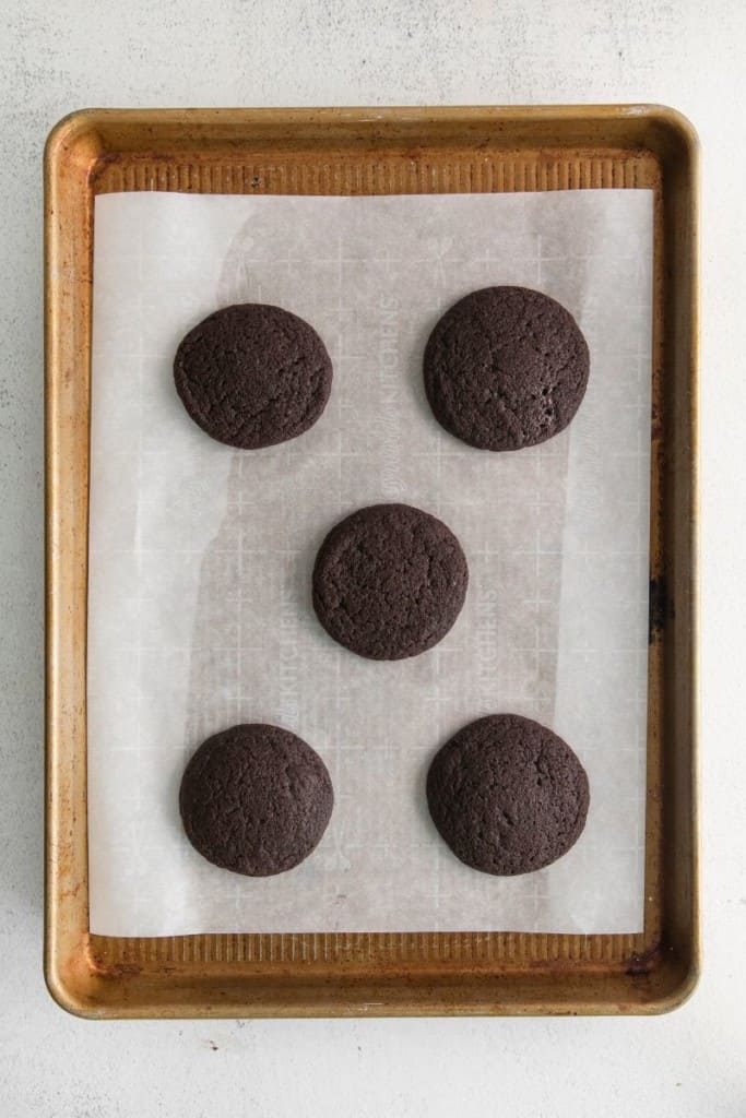 freshly baked chocolate cookies