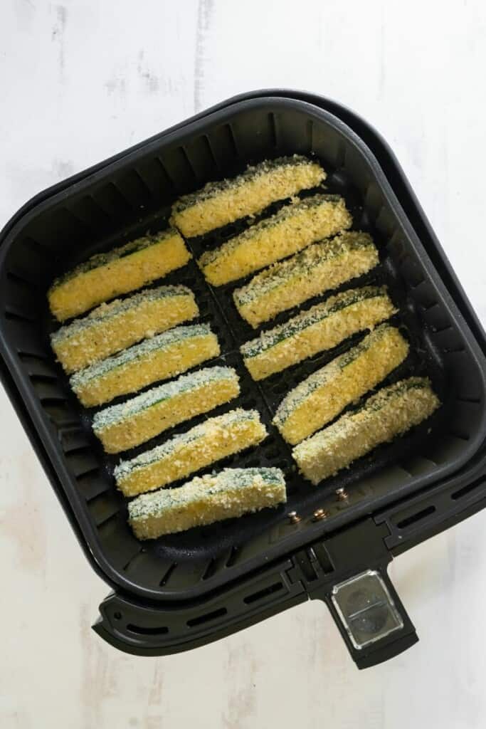 air fryer with zucchini fries