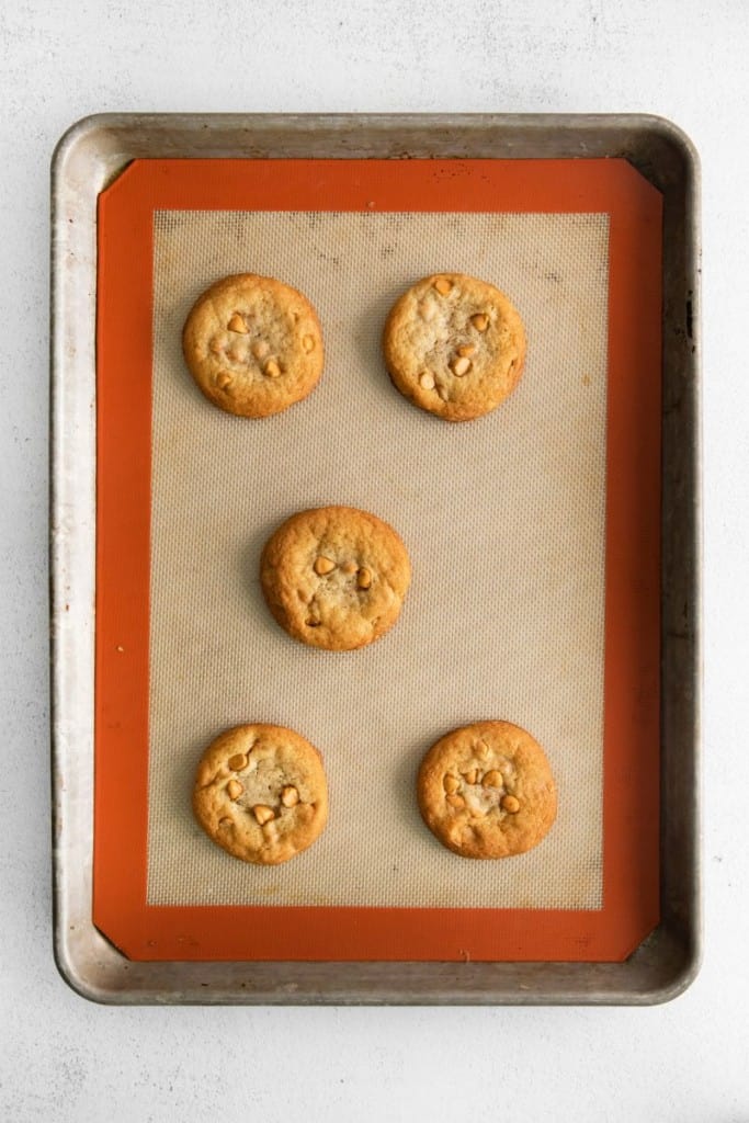 freshly baked cookies on a baking sheet