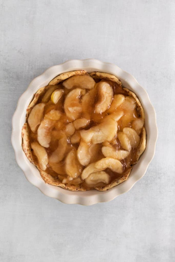 apple pie filling in crust