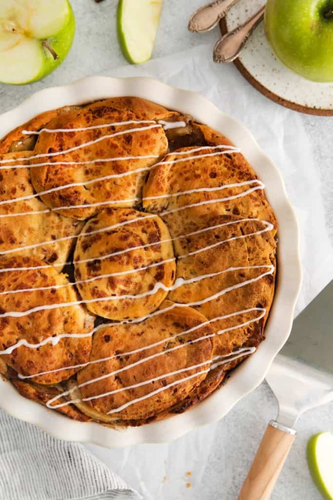 Cinnamon Roll Apple Pie | Everyday Family Cooking