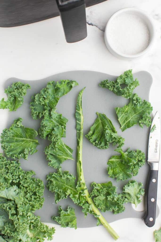 cutting kale chips