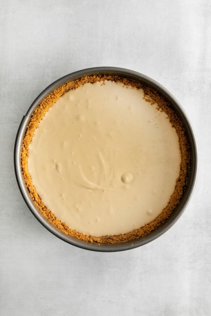 cheesecake filling in pie crust