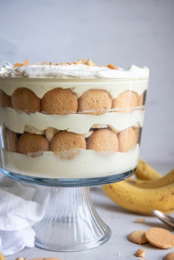 trifle bowl with banana pudding
