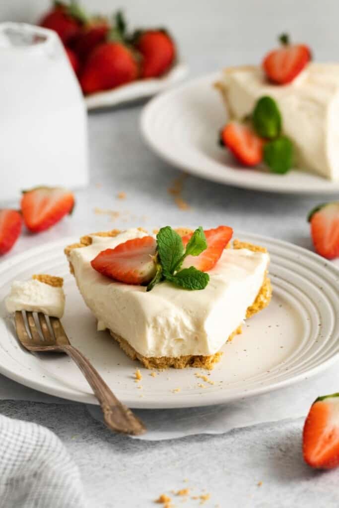 slice of cheesecake ready to eat