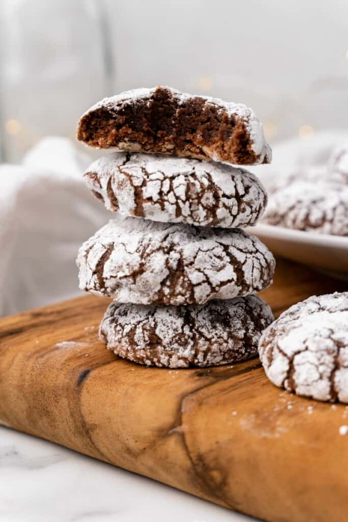 stack of crinkle brownie cookies
