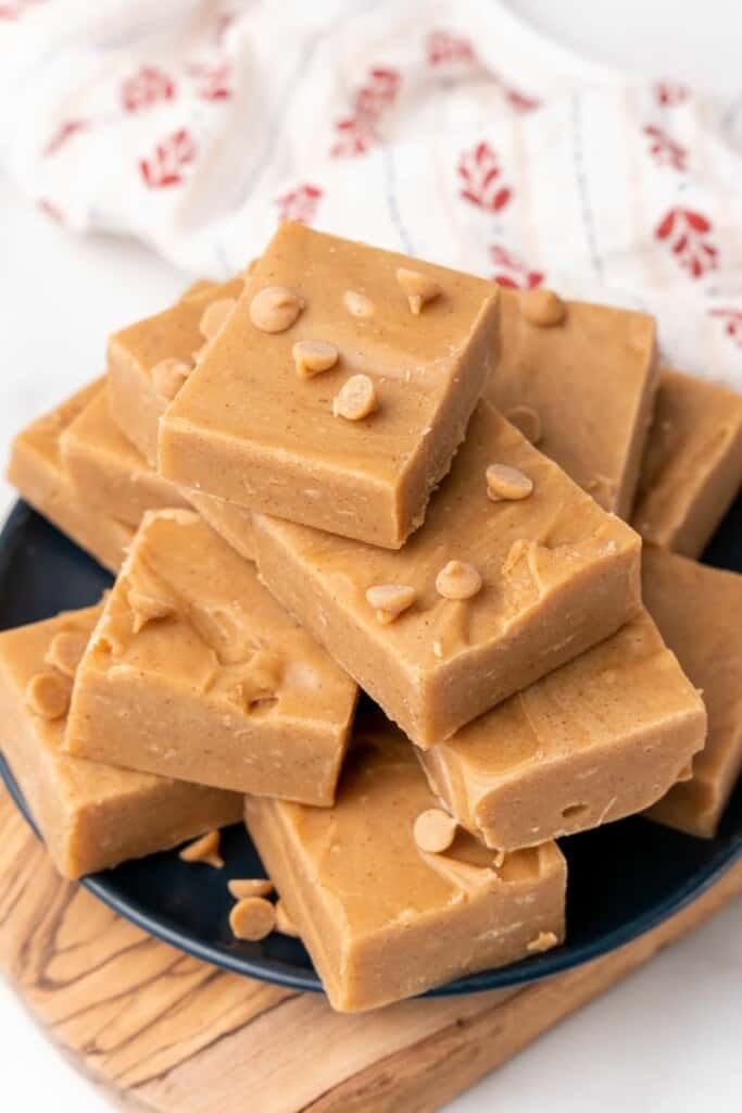 sideview of peanut butter fudge
