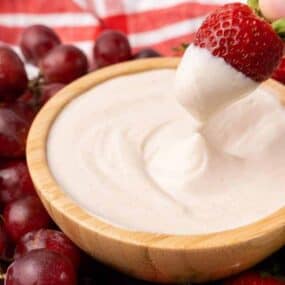 yogurt fruit dip with strawberry
