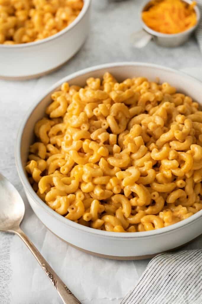 macaroni and cheese in a bowl
