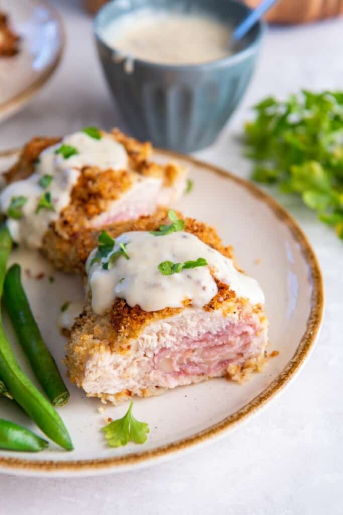 sliced chicken cordon bleu