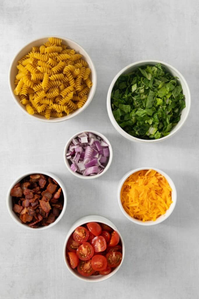 The main ingredients required to prepare a BLT Pasta Salad