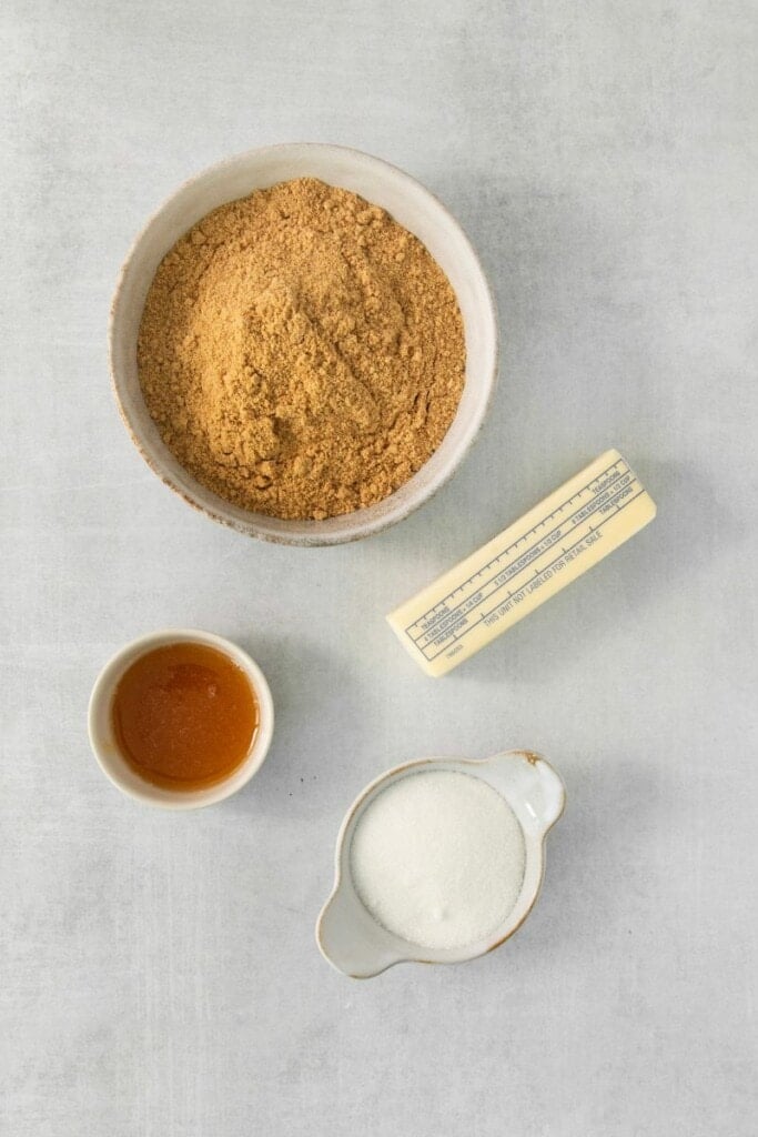 Ingredients needed to prepare a sweet potato pie.