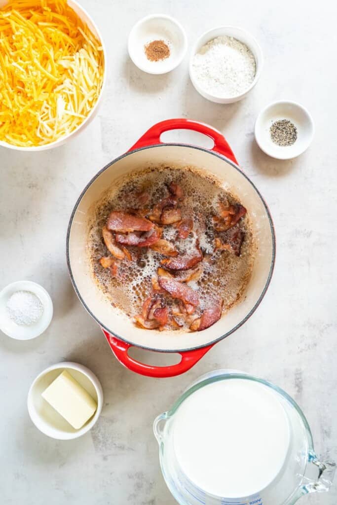 Cooking bacon in dutch oven until crispy 