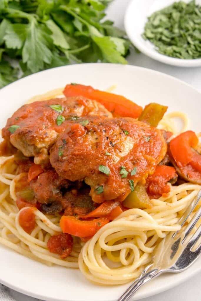 homemade chicken cacciatore recipe with pasta and peppers