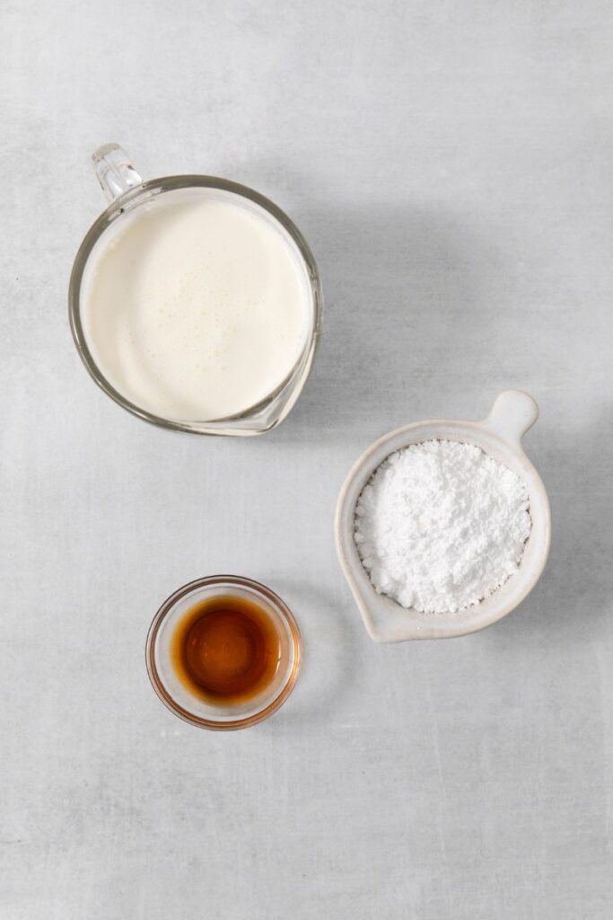 ingredients needed to make homemade whipped cream