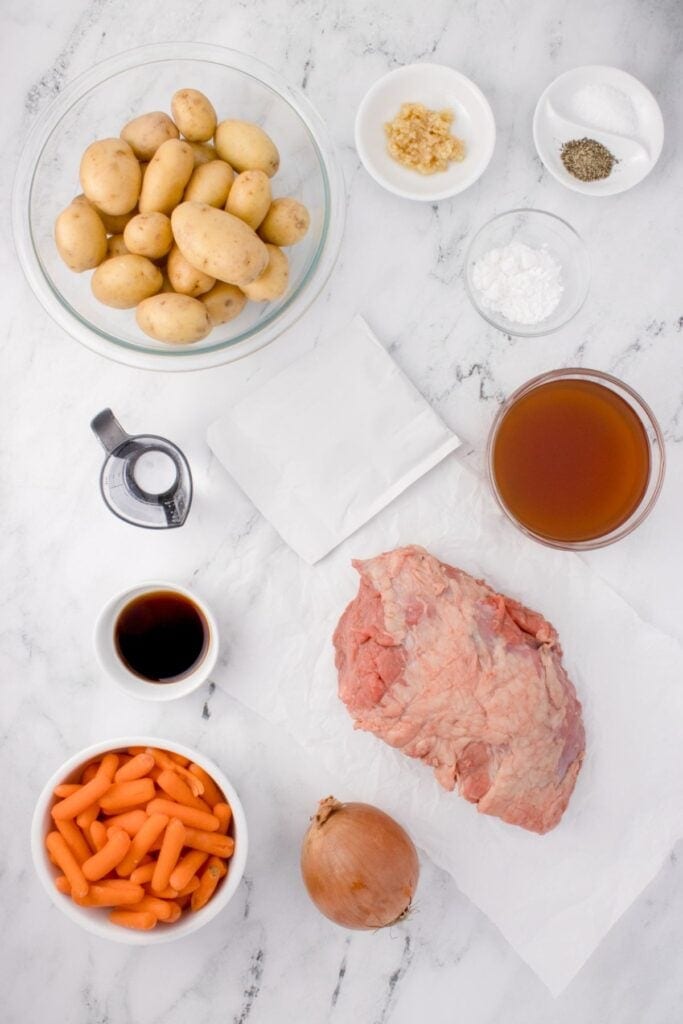 Ingredients needed to make crock pot sirloin tip roast.