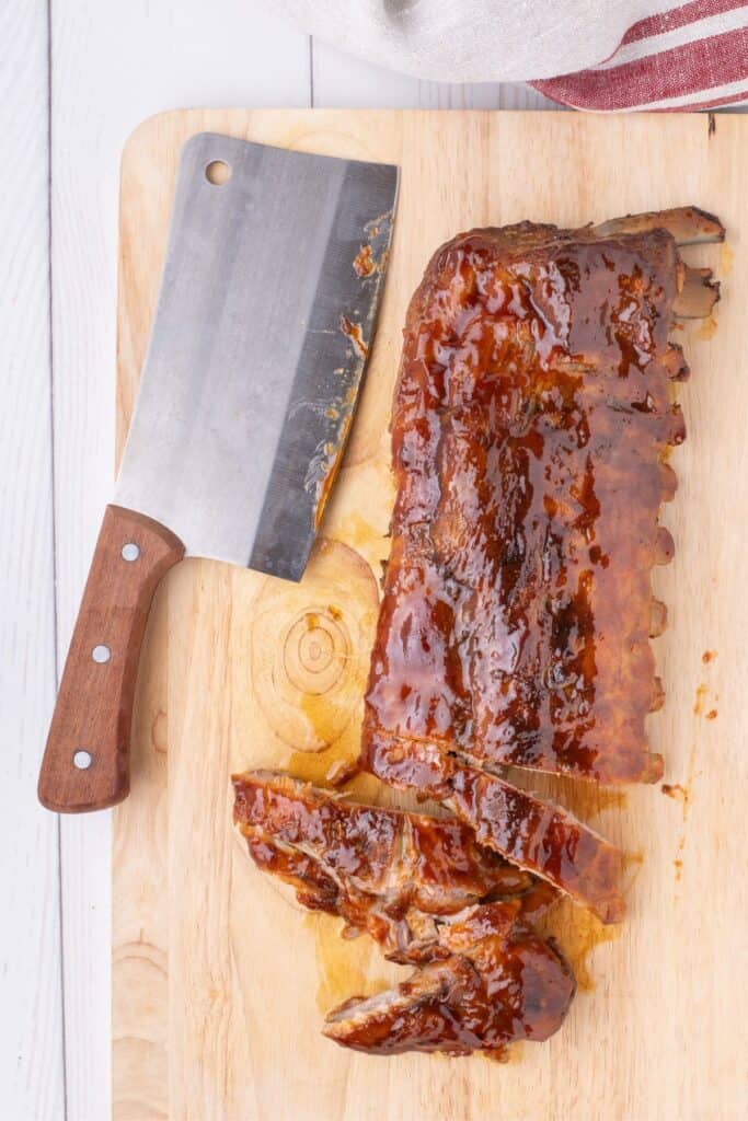 slicing rib rack with sharp  knife