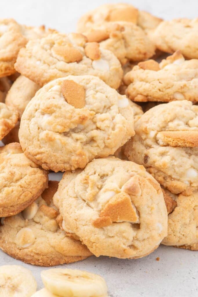 banana pudding cookies with vanilla wafers
