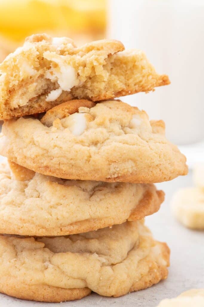 banana pudding cookies with white chocolate chips