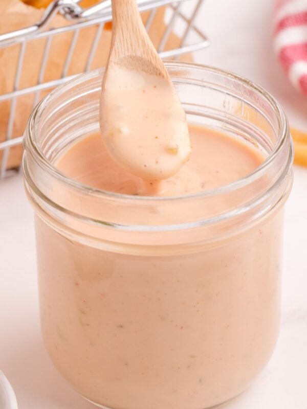 Close up of the In-N-Out Sauce recipe in a mason jar.